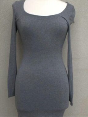 Scoop Neck Long-Sleeve Bodycon Dress in Gray